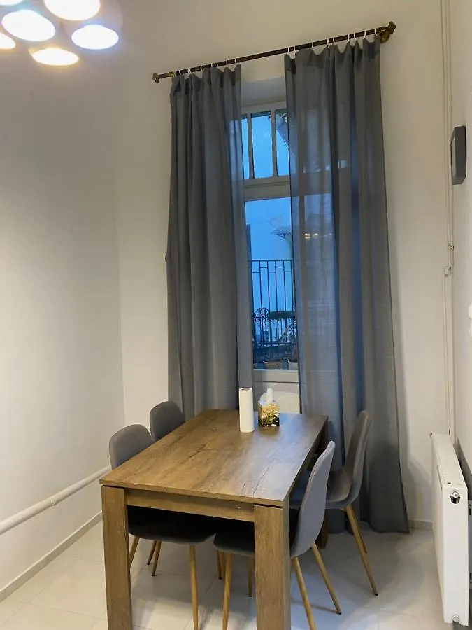 Allomas Apartman بودابست
